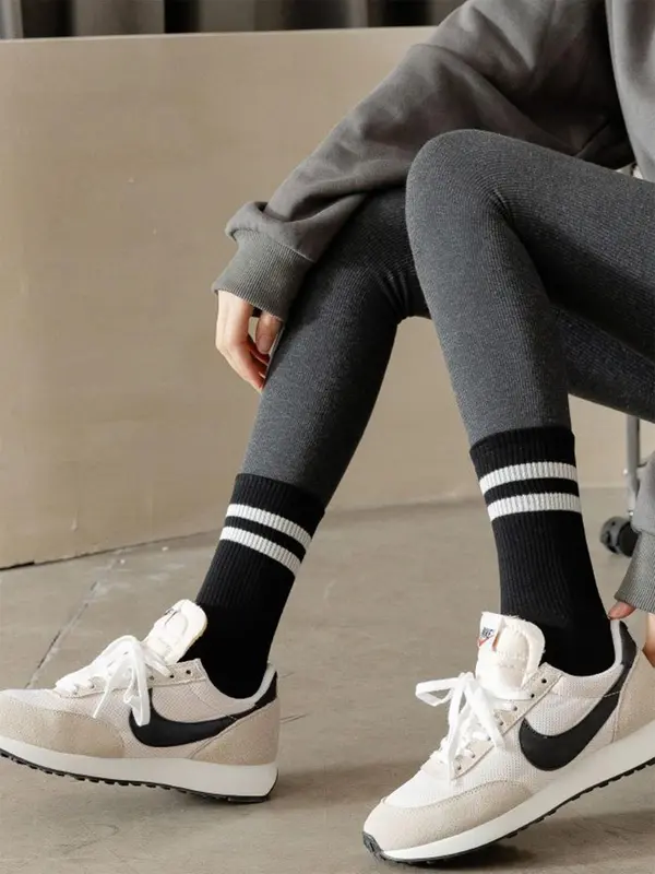 Unisex's Stripe Pattern Mid-Calf Socks, Vintage Trendy Casual Comfortable Breathable Socks for Daily Wear, Soft Socks for Men & Women 4