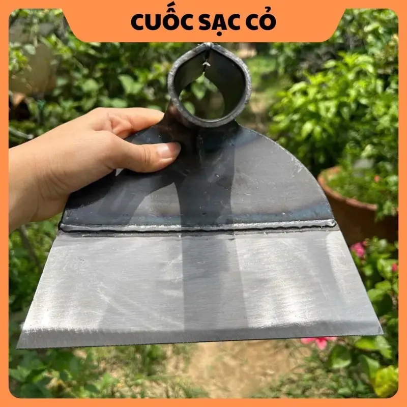 Cuốc Làm Cỏ – Lưỡi Thép Mangan Sắc Bén, Làm Cỏ Nhanh Gọn