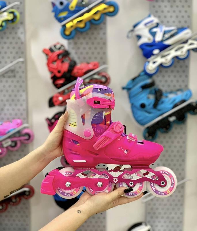 (TẶNG BẢO VỆ, MŨ) Giày Patin Trẻ Em Flying Eagle L8 3 Màu Đen/ Hồng/ Xanh - Phát sáng 8 bánh. 2