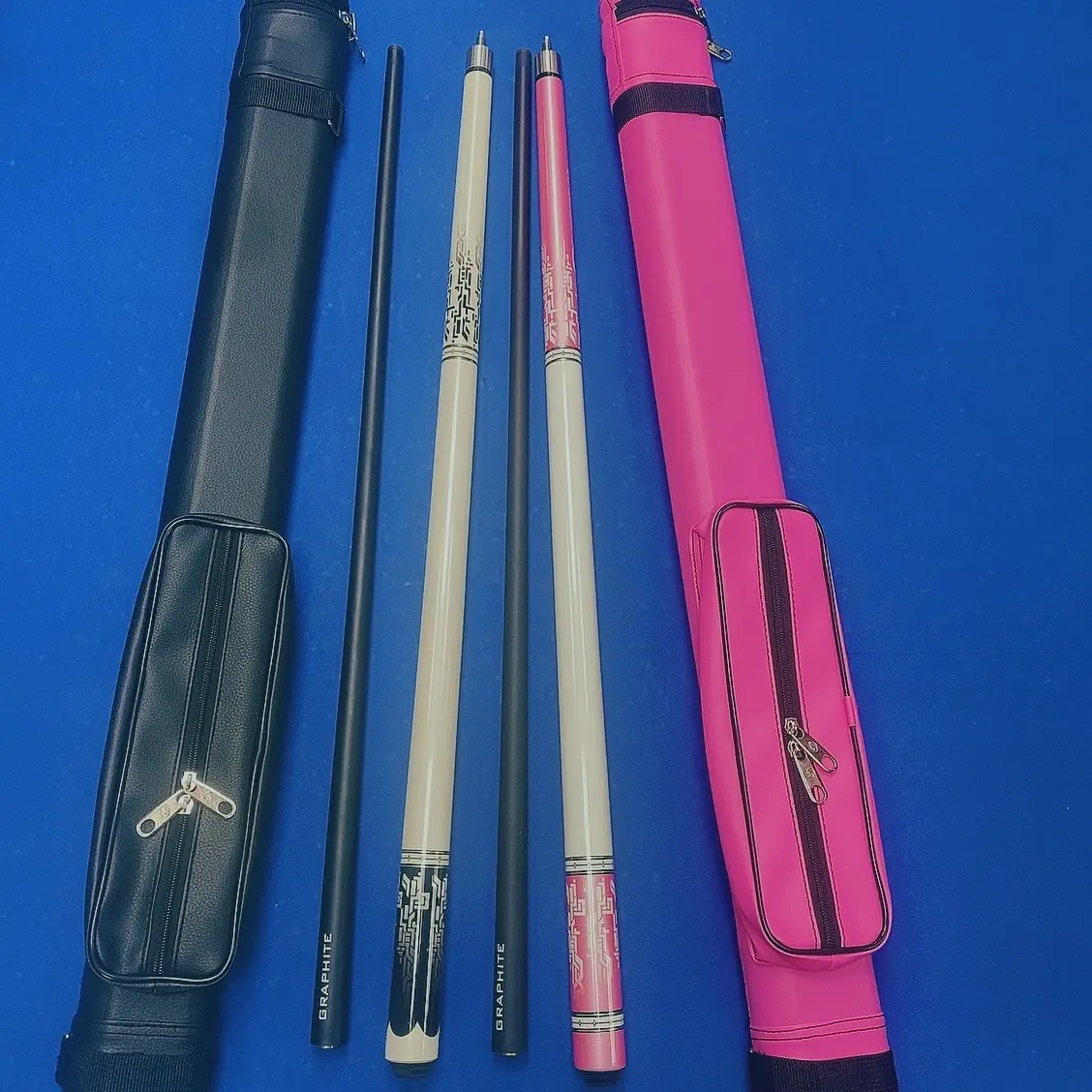 Combo cơ bida phủ Cacbon Preoai chuyên dùng cho bida lỗ-sản phẩm chính hãng.Sản phẩm bao gồm cơ,bọc đựng cơ,bao tay và lơ