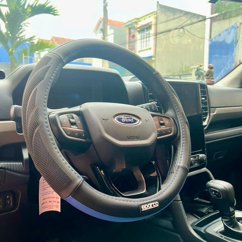 Bọc Vô Lưng Tay Lái Nội Thất Cho Xe Ô Tô Du Lịch - Tăng Độ Bám Và Cảm Giác Thoải Mái Khi Lái Xe volang carbon 2