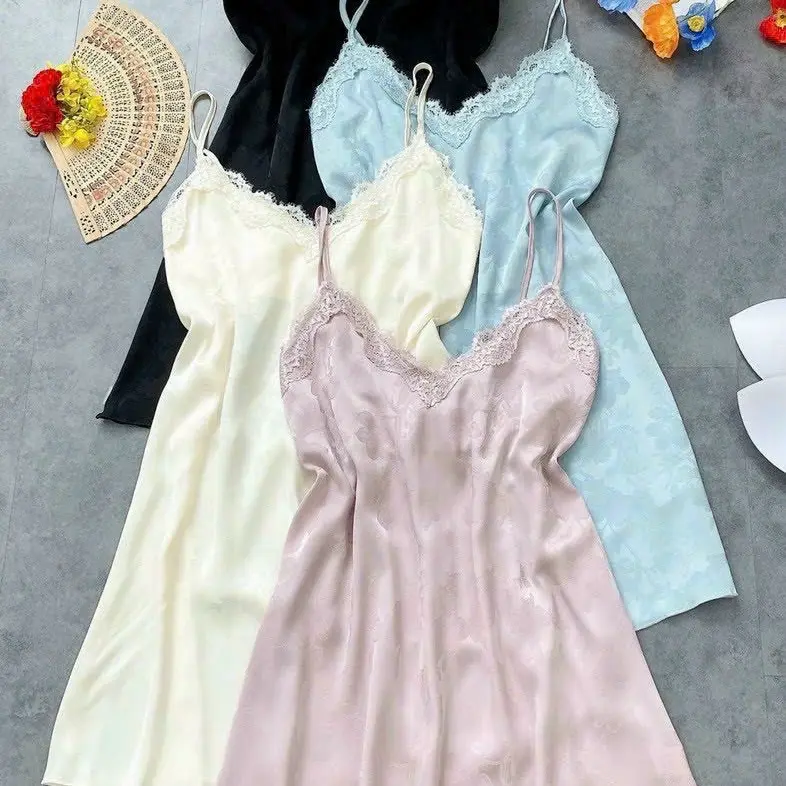 Bộ đồ ngủ nữ 2024 Phong Cách Mới Gợi Cảm Cám Dỗ Váy Ngủ Cổ Chữ V Sling Ice Silk Lụa Đơn Giản - Dress 3