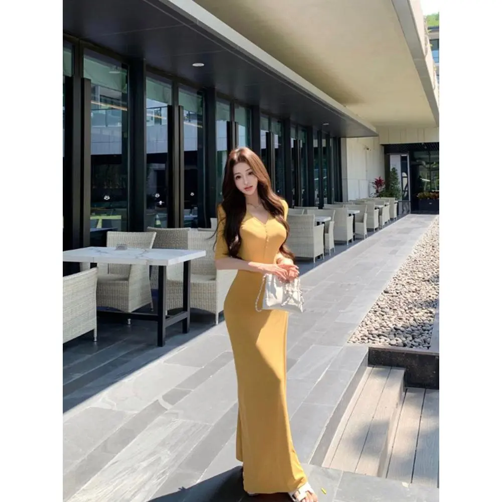 2025 New Korean Style Elegant Button V-neck Slim Fit Bodycon Five-point  Sleeve Dress Long