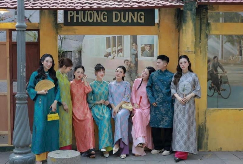 Product Introduction of Áo Dài Lụa Gấm Cao Cấp Thọ Dơi, Mặc Tết Đi Chơi, Dạo Phố, Chụp Ảnh Cực Đẹp 43