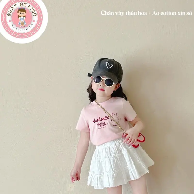 Đang về ạ Xinh yêu quá chừng ạ - sét chân váy thêu trắng xịn sò ( có quần bảo hộ ) - thêu hoa tinh tế  Kết hợp hoàn hảo áo cotton hồng thỏ ngọt ngào Sét này hot lắm luôn - trong sáng nhẹ nhàng Chất liệu nhà em sử dụng siêu đẹp - mềm mát - xịn mịn 3