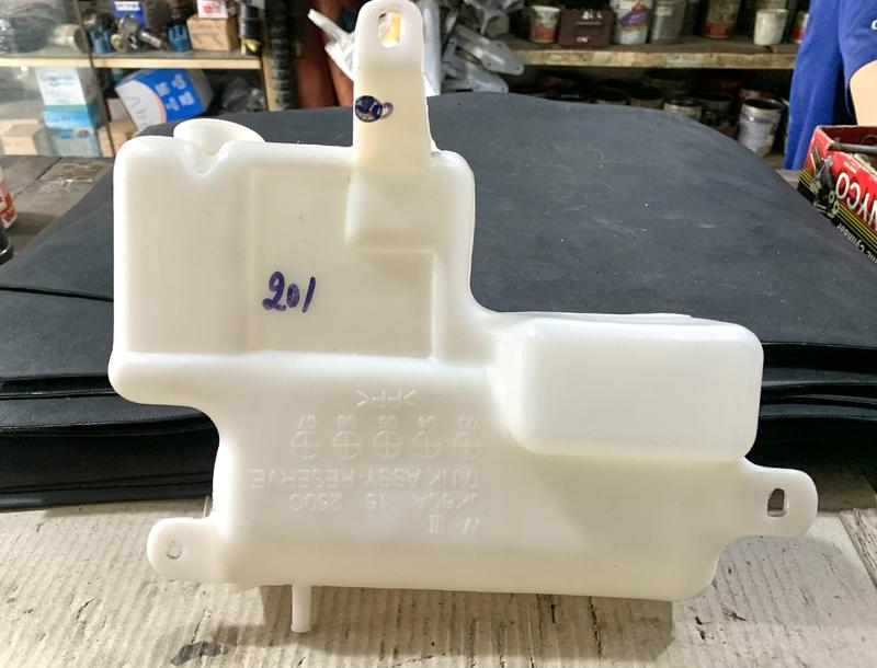 Product Introduction of Bình Nước Phụ Xe Tải KIA Frontier, K3000, K165, K2700 k190, K140....Bằng Nhựa Cứng Siêu Bền. 5