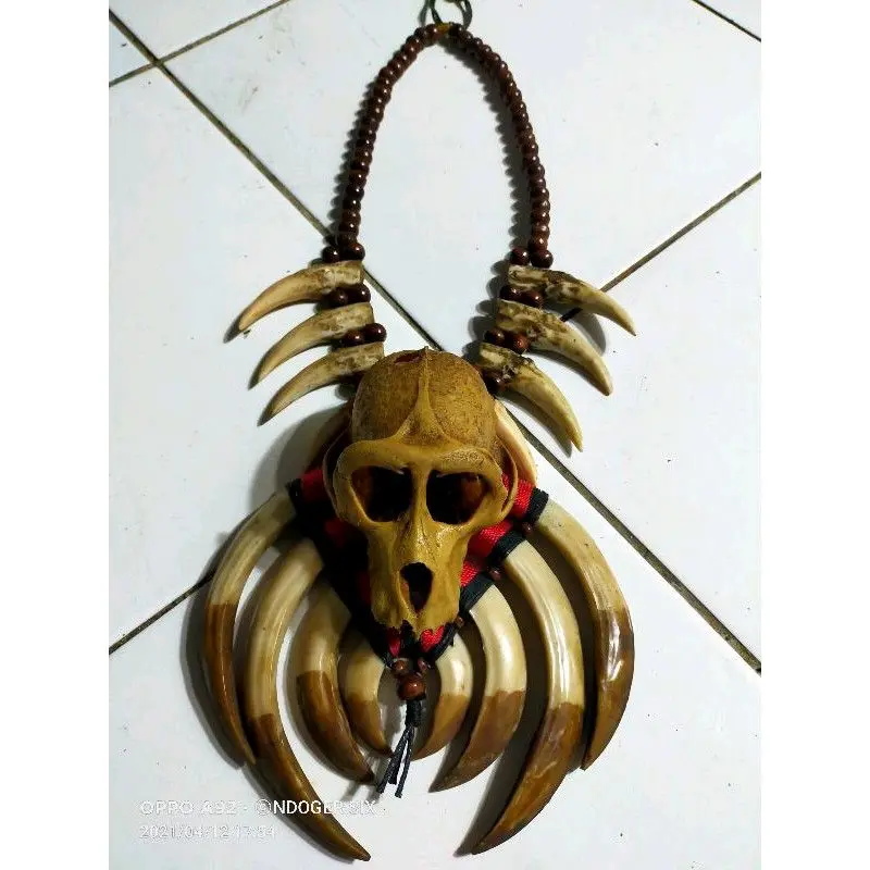 KALUNG TARING BABI LIONTIN TENGKORAK MONYET REPLIKA