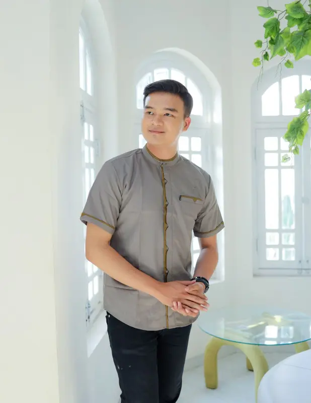 Baju Koko Pria Lengan Pendek Lipat Elrumi Motif Sakha Polos 6