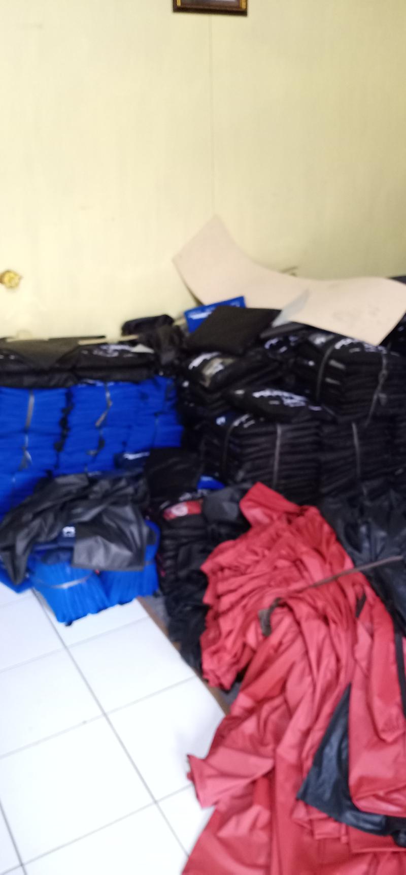 Product Introduction of Jas Hujan Starlight Raincoat Tipe Ponco/Kelawar PVC Anti Robek dengan Kancing Knop Ganda 18