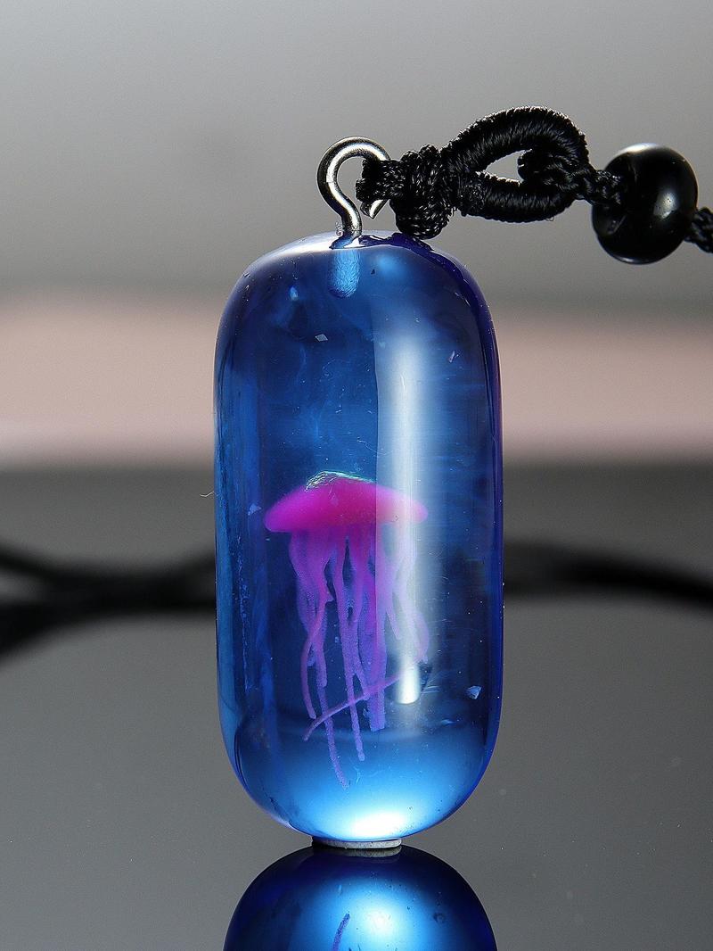Product Introduction of Fashionable Jellyfish Design Pendant Necklace for Women & Men,  Fashion Jewelry for Party, Daily Clothing Decor, Trendy All-match & Exquisite Jewelry for Birthday Gift 7