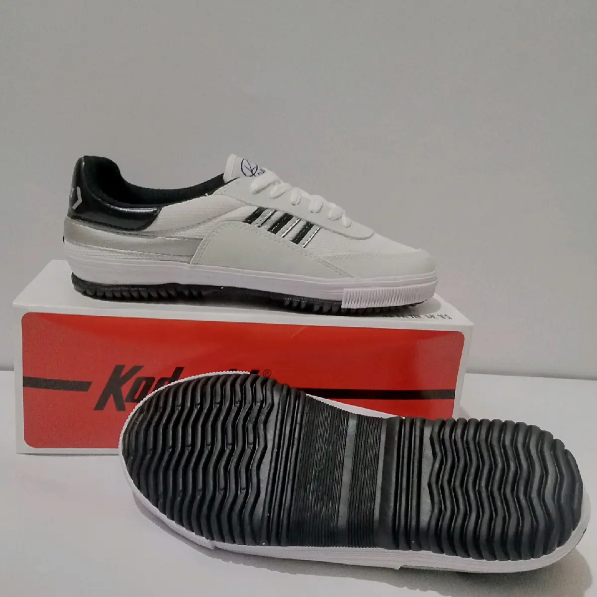 Sepatu KODACHI 8116 putih Double black Sneakers classik Casual