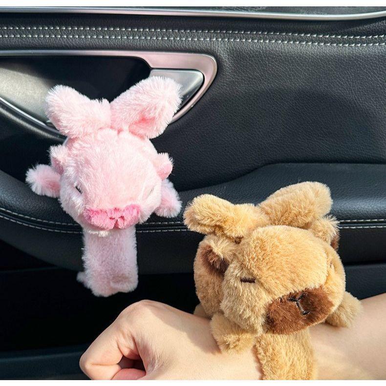 Capybara Boneka Mainan Listrik Mewah dengan Ekor Bergoyang Berjalan Baterai Remote dan Sayap Lumba-lumba Anak Dolls Gantungan Ukuran 19*11*17cm Bahan PVC Berat 145g