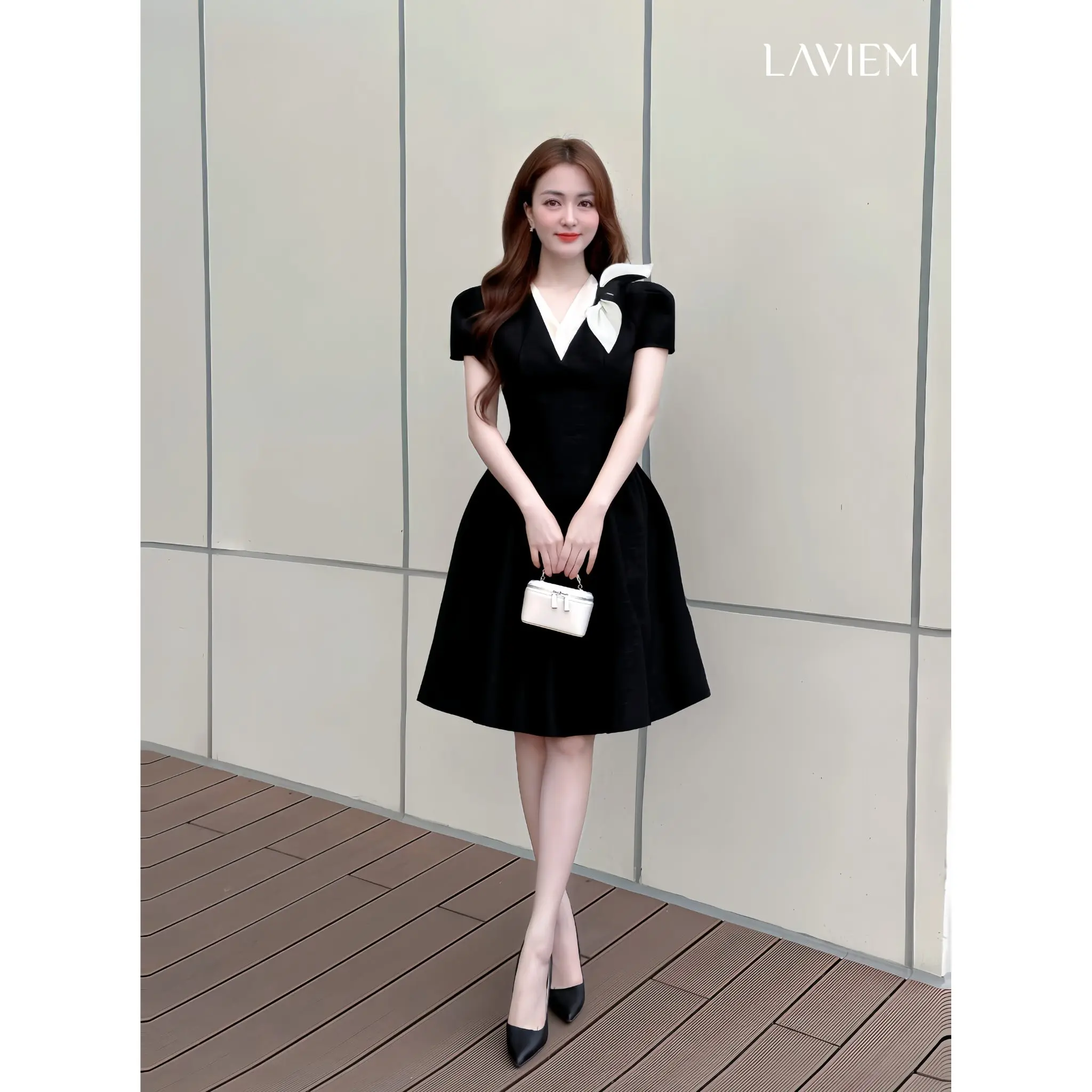 LAVIEM - Váy cổ tim đính nơ thiết kế Katy Dress đen/đỏ