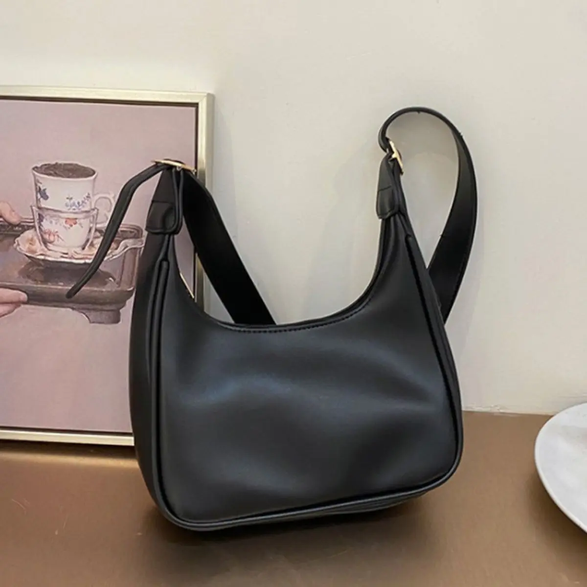 Túi Đeo Chéo Đeo Vai Nữ Da Sần Dáng Thuyền V32 Bag