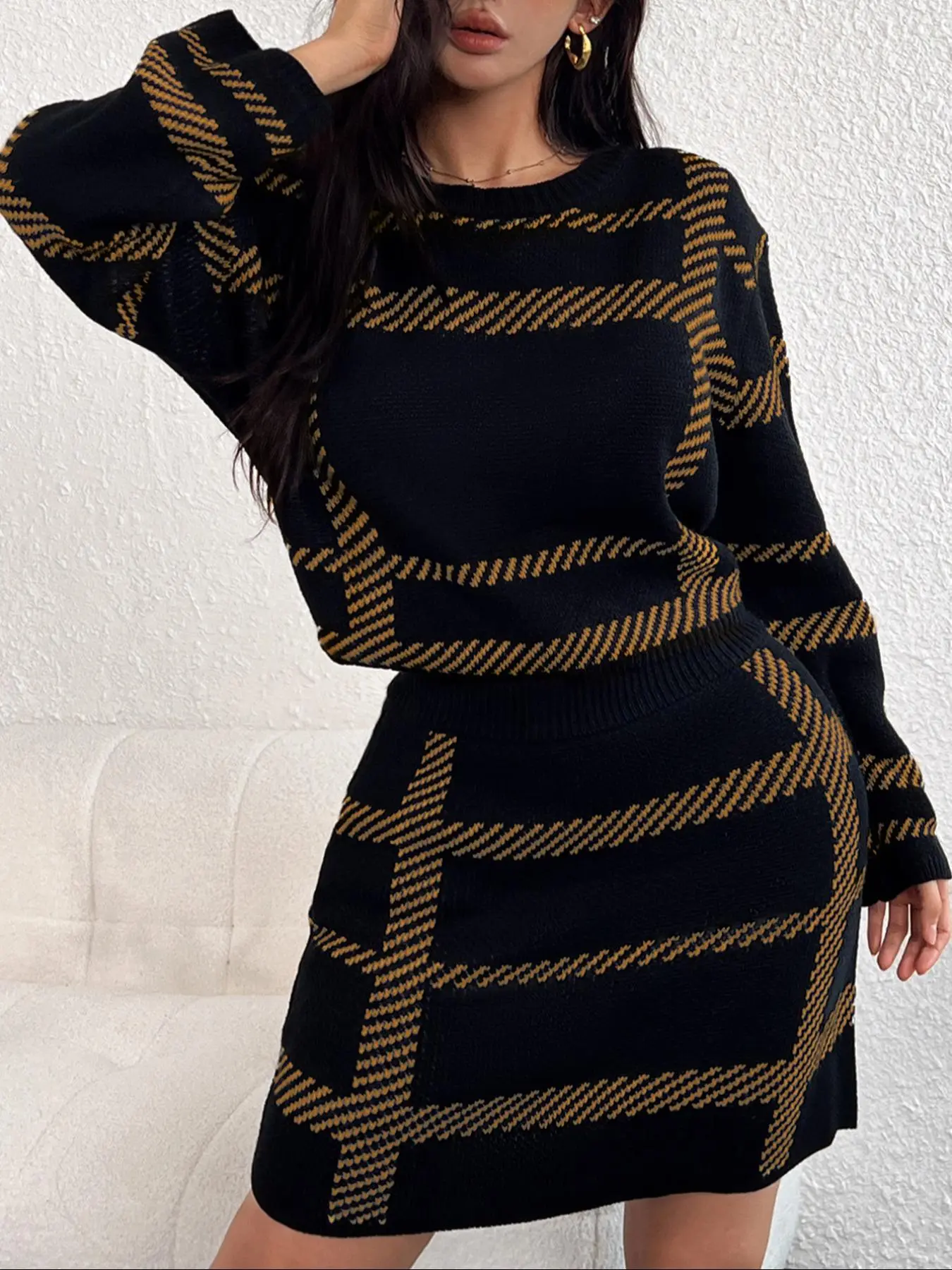 Women's Random Pattern Drop Shoulder Sweater & Elastic Waist Short Skirt Two-piece Set, Casual Fashion Cozy Knitwear Set for Daily Outdoor Wear, Women Knitwear for Fall & Winter