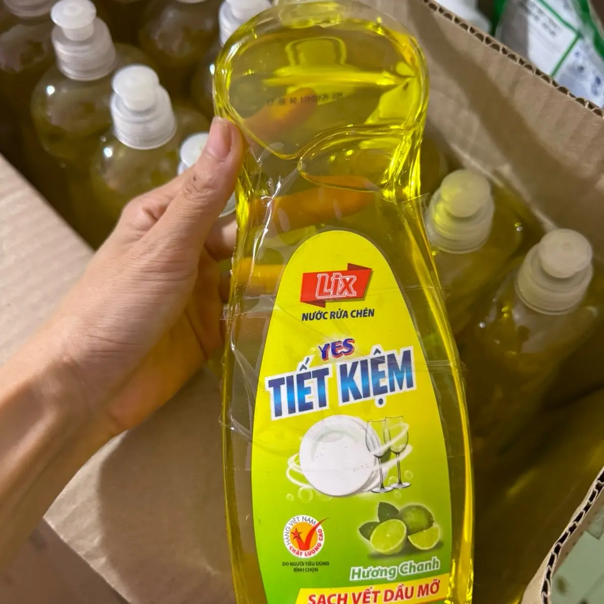 ￼Nước rửa chén (LIX )Yes 750g siêu sạch hương Chanh đánh bay dầu mỡ không hại da tay