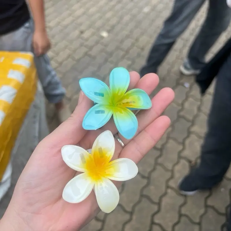 Kẹp sau hàng đang hót ngay lúc này 4
