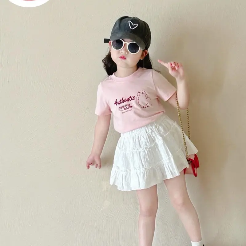 Đang về ạ Xinh yêu quá chừng ạ - sét chân váy thêu trắng xịn sò ( có quần bảo hộ ) - thêu hoa tinh tế  Kết hợp hoàn hảo áo cotton hồng thỏ ngọt ngào Sét này hot lắm luôn - trong sáng nhẹ nhàng Chất liệu nhà em sử dụng siêu đẹp - mềm mát - xịn mịn 6