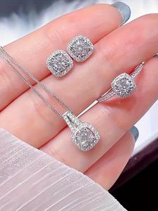 Conjunto de Joyería Elegante con Circonia Artificial Incrustada, Collar con Colgante, Aretes de Poste y Anillo Exquisitos y Modernos, Conjunto de Joyería Chic para Fiestas y Decoración de Ropa Diaria