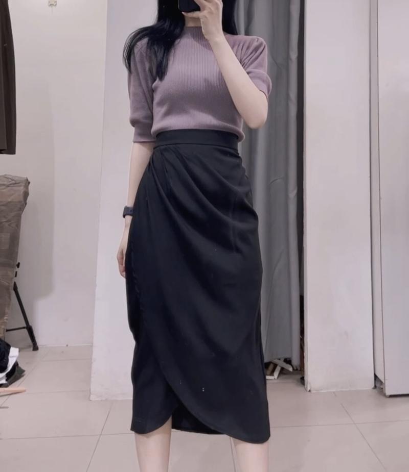 Product Introduction of Chân váy chéo đen vạt A22 0
