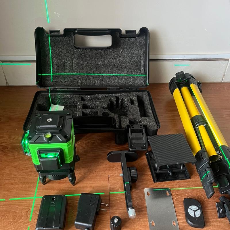 Máy laze 12 tia xanh . Máy cân mực . Máy bắn cốt . Đầy đủ phụ kiện + chân 1m2