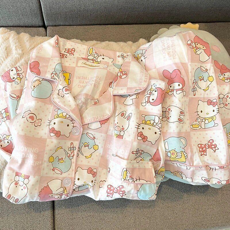 Bộ Đồ Ngủ Kẻ Sọc Hello Kitty, Ngọt Ngào Và Dễ Thương, Dành Cho Nữ, Vải Mỏng Mùa Hè, Hàng Mới Về, ngắn Tay, Quần Đùi, Thích Hợp Cho Học Sinh, Bộ Đồ Mặc Nhà Women Áo 3