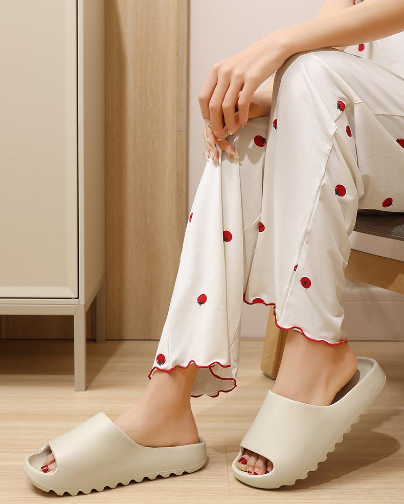 Product Introduction of 36-49 Plus Size Kasut Perempuan Selipar Wanita Lelaki Kasual Dalam Rumah Musim Panas Pelbagai Warna Pilihan pregnant slippers Party Waterproof xes  kasut sandal selipar untuk ibu mengandung silop  putoh selipar  jeans indoor slippers 1