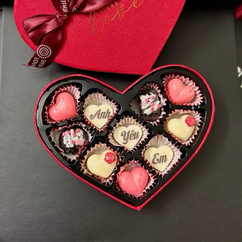 Hộp Socola Valentine 10 viên, Khay nhựa cao cấp ( full túi và thiệp) Chocolate