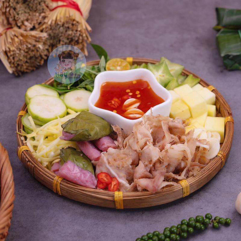 [Set Tré Trộn 3] Gồm 3 TRÉ RƠM Và 30 CHIẾC NEM CHUA BÌNH ĐỊNH, Đặc Sản Bình Định, TẶNG 50ml Nước Sốt Trộn Tré. set spicy box