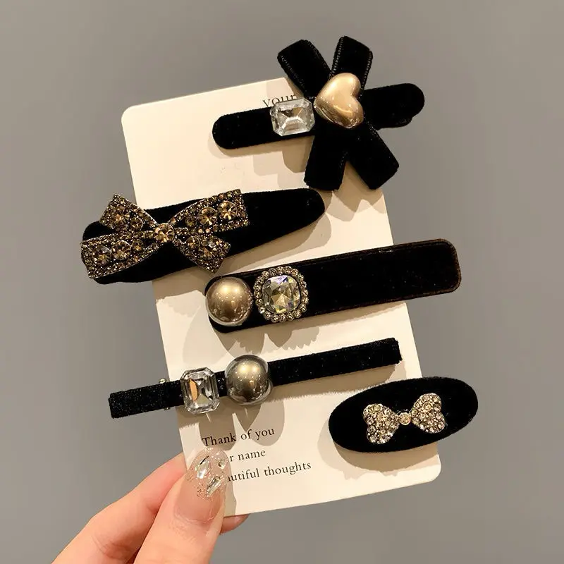 【SALE】 Set 5 kẹp tóc nhung Đen & Đỏ đính nơ đá sang chảnh cho các tỷ tỷ Nữ 2