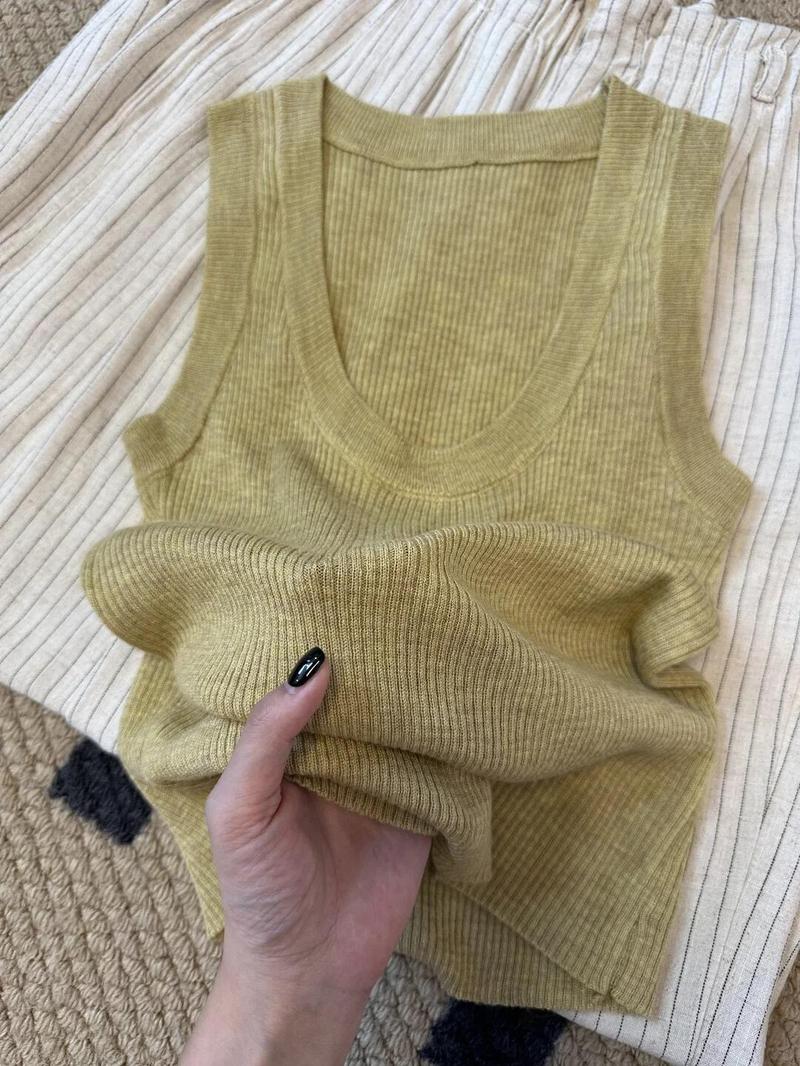 Product Introduction of Áo Vest Dệt Kim Cổ Chữ U Mỏng Bằng Lụa Lạnh Màu Vàng Nhạt, Trắng Và Phong Cách Phương Tây, Dành Cho Nữ, Thích Hợp Mặc Mùa Hè Năm 2024, Có Thể Mặc Kèm Áo Yếm Hàng Mới Về Top Kem Women 6