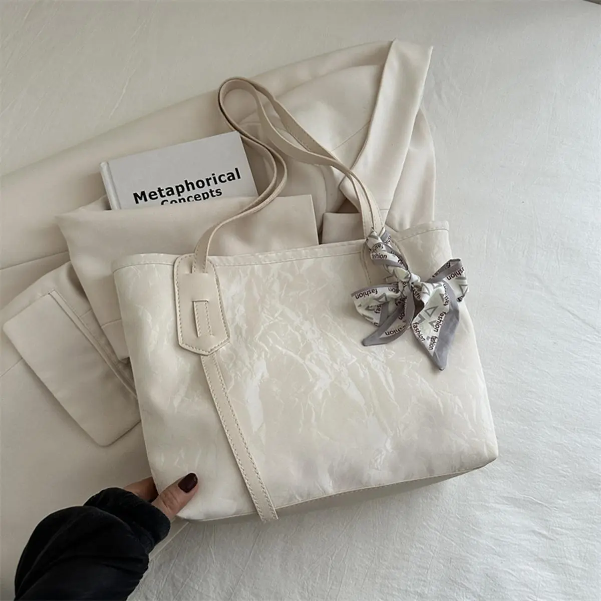 Tote Bag Large Capacity Shoulder Bag College Students Go To School Commuter