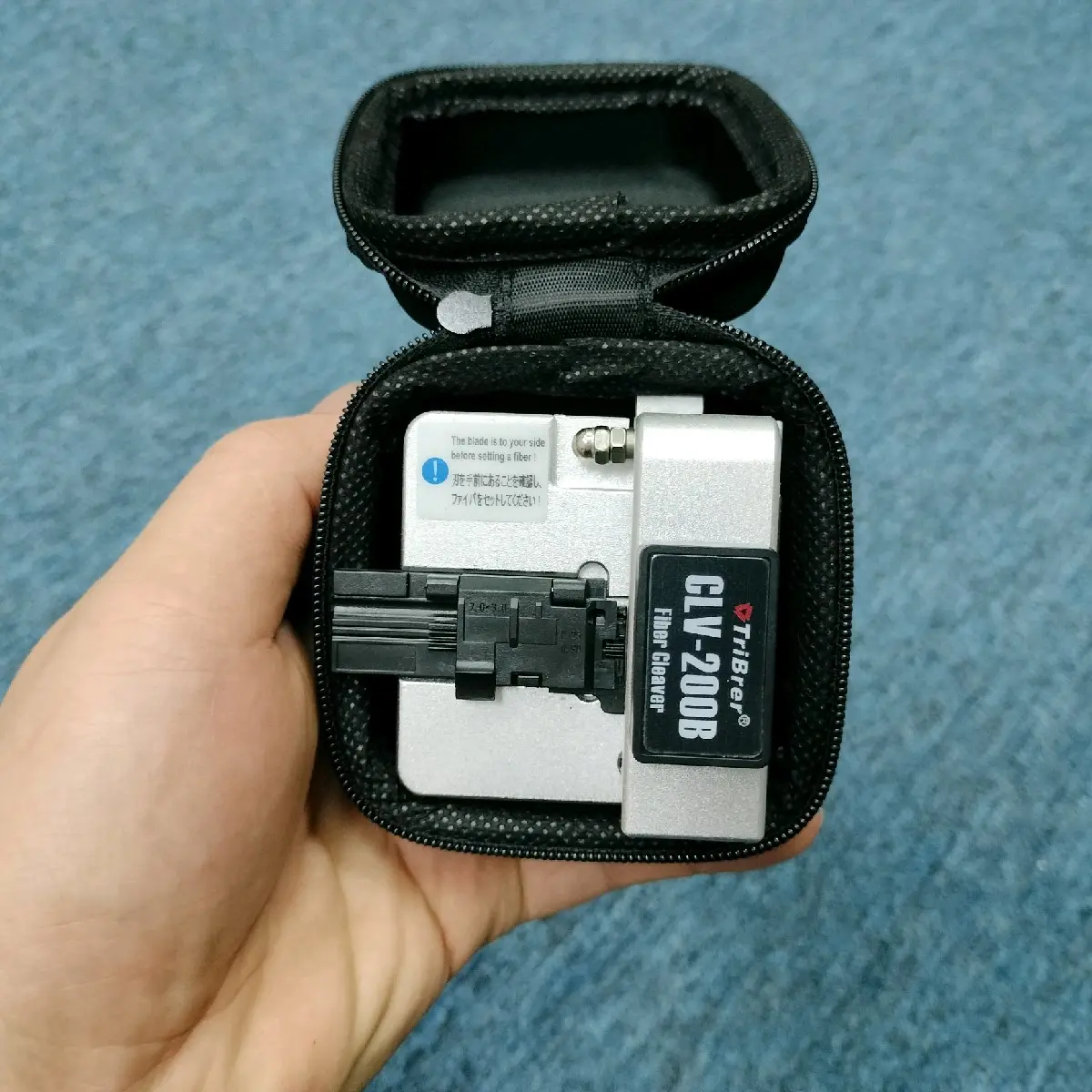 Dao cắt sợi quang TriBrer CLV-200B