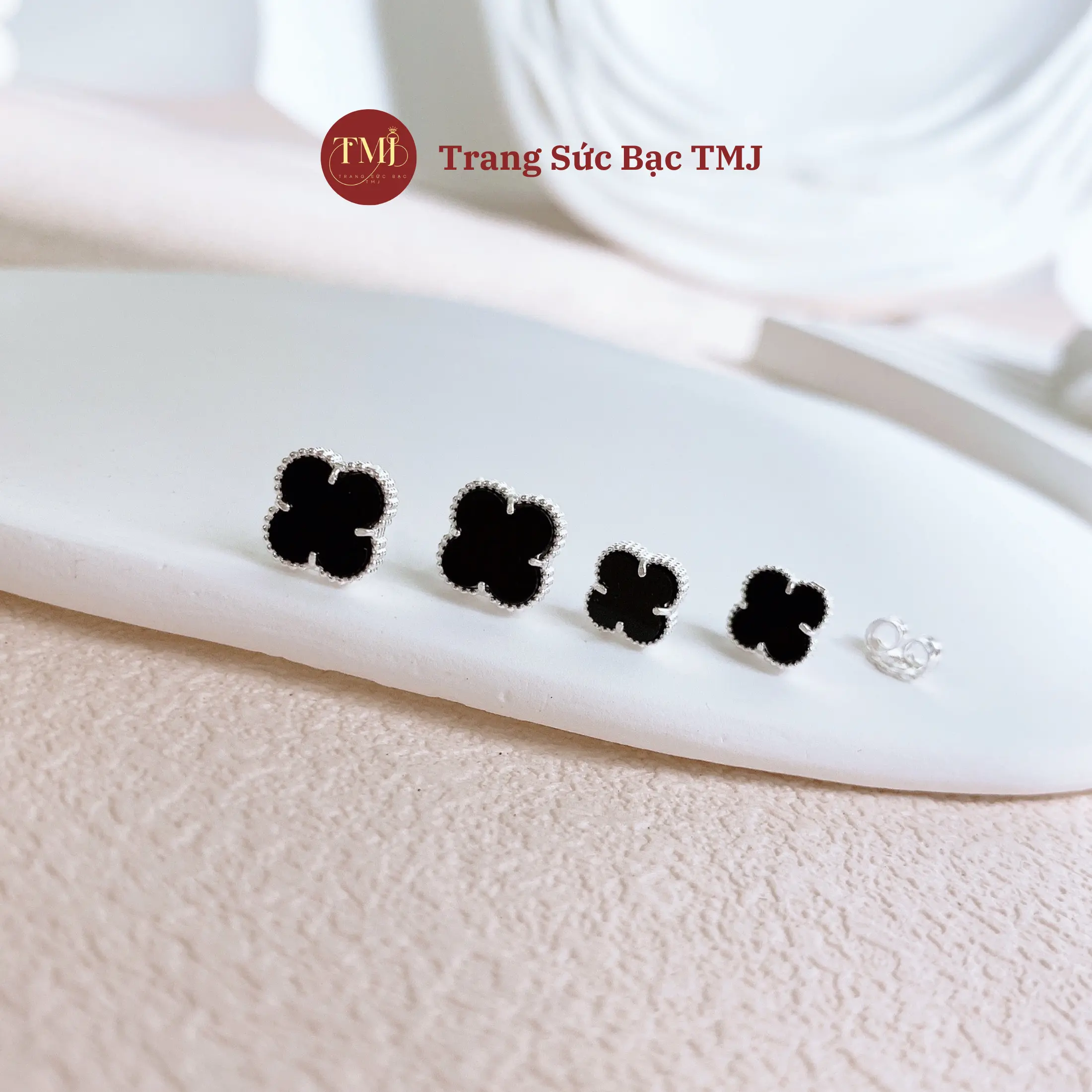 Bông tai nữ cỏ 4 lá B.a.c Ta sang chảnh TMJ( Ảnh thật , Có Bảo Hành Làm Sáng)