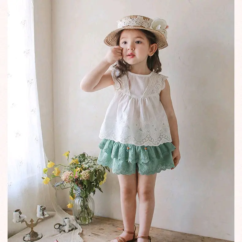 quần váy thêu ren Strawberry cho bé 7