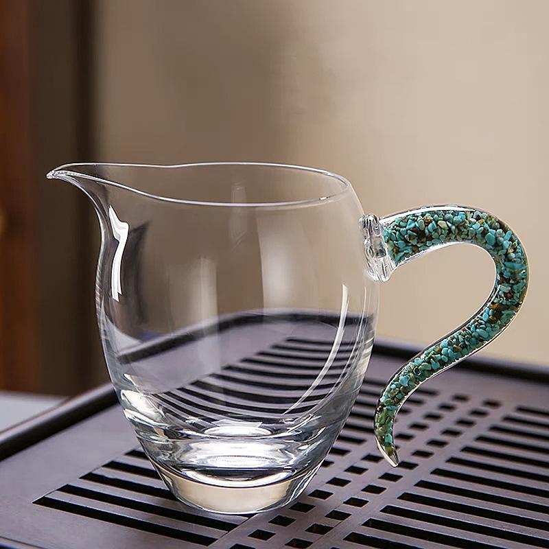 Tống chia trà thuỷ tinh dày dặn tay cầm cách điệu dung tích 300ml 1