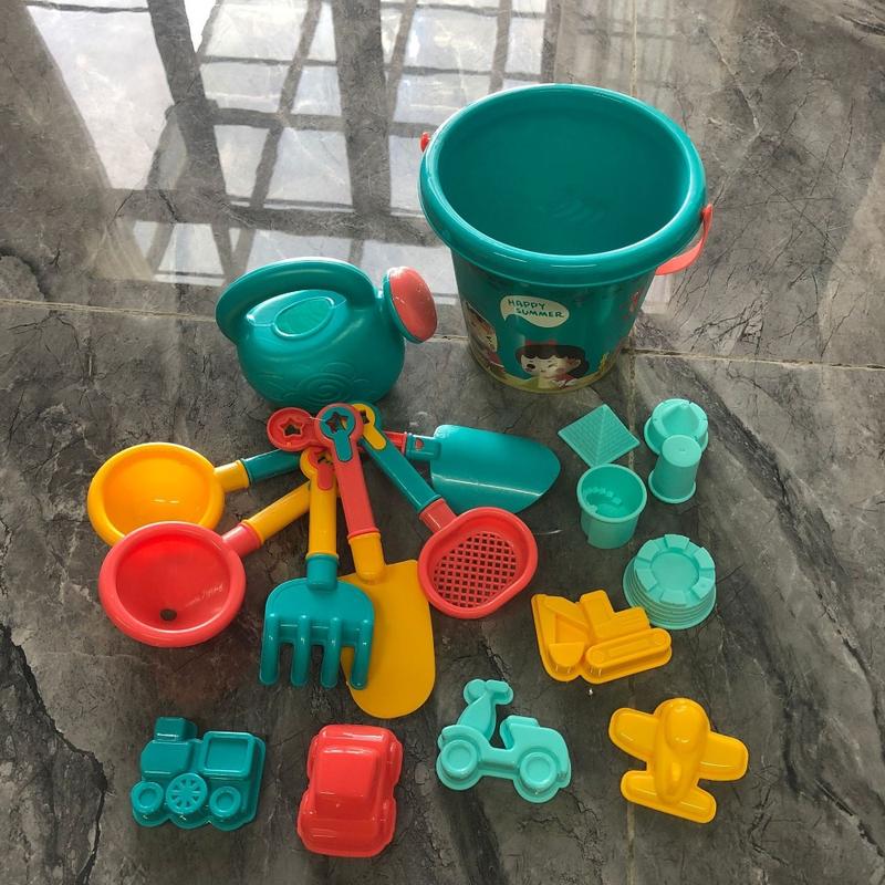 Product Introduction of Creative Multicolor Beach Toys Set Sand Mold Watering Kettle Sand Toy Bucket Shovel Outdoor Game Digging Sand Kit Gift 19