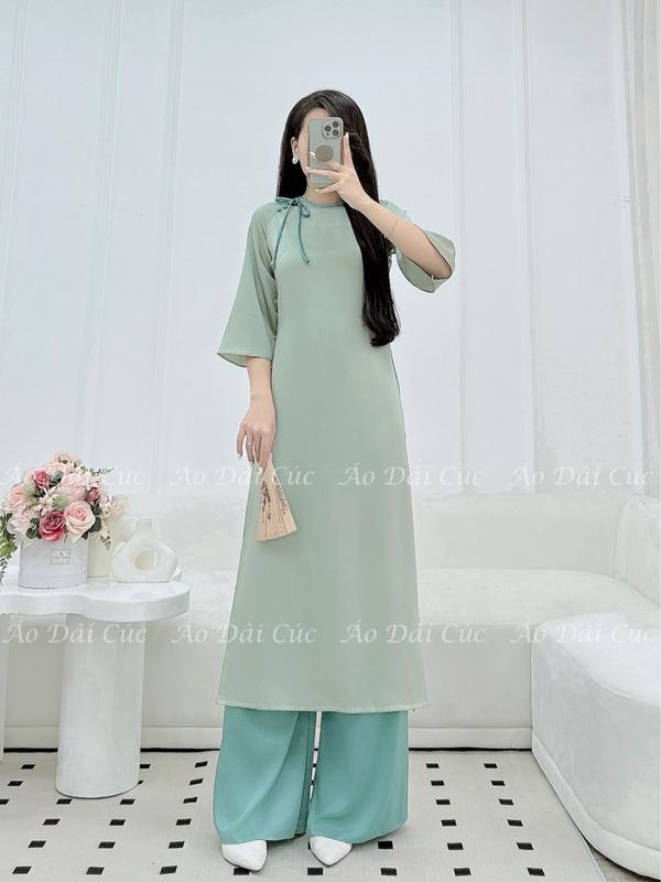 Áo cách tân  2 tà lụa ngọc trai , chất liệu mềm mượt không nhăn, phù hợp mặc dịp tết - Áo Dài Cúc 4