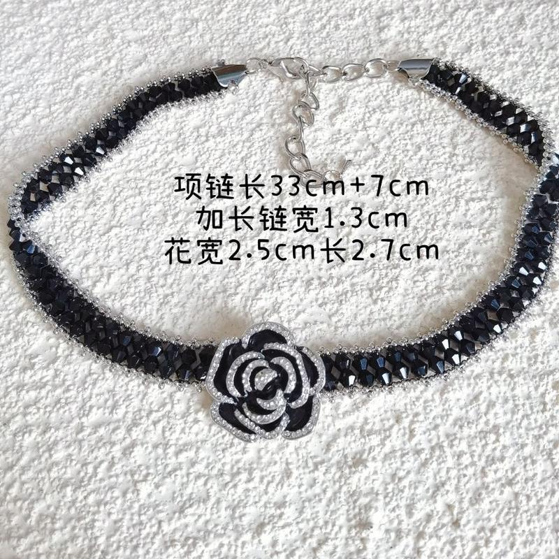 Product Introduction of Vòng Cổ Choker Hoa Trà, Màu Đen, Dành Cho Nữ, Cao Cấp, Giá Cả Phải Chăng, Sang Trọng, Vòng Cổ số lượng ít, Dây Chuyền Xương Đòn Thời Trang Mới, Thời Trang Cổ Áo 3