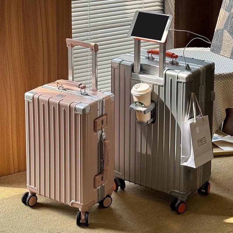 TĐ2025-VALI TRANG ĐOÀN SANG CHẢNH Tay Xách Bọc Da [TẶNG VỎ BỌC TRONG + THẺ TÊN]  Chất liệu nhựa PC cao cấp chống va đập cao hơn loại thường (TẶNG COMBO 3 PHẦN QUÀ) [Bản Limited]-Cổng Sạc USB- Khung Nhôm Khoá Sập - BH 2 Năm - Nam hot