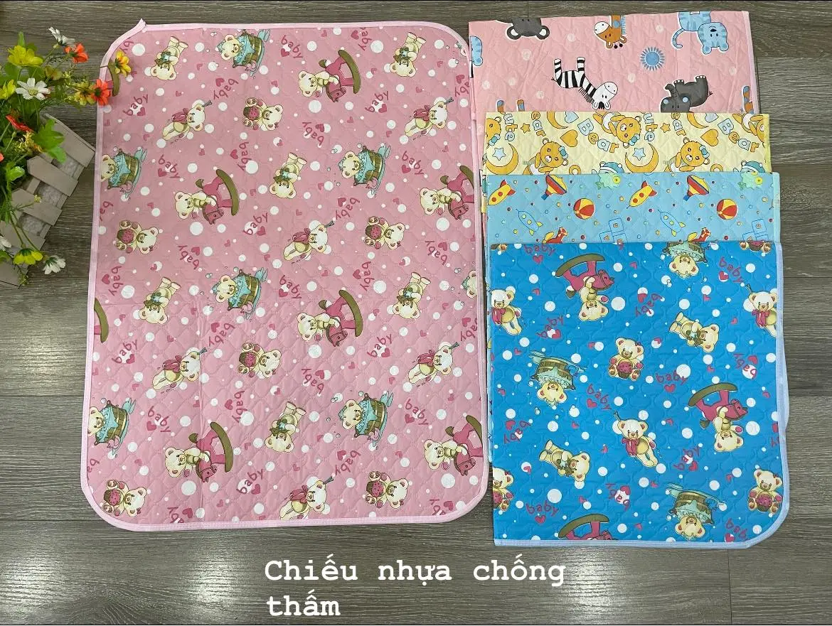 Chiếu lót nhựa chống thấm đài loan 50x70cm cho bé 0-12m họa tiết bé trai hoặc bé gái