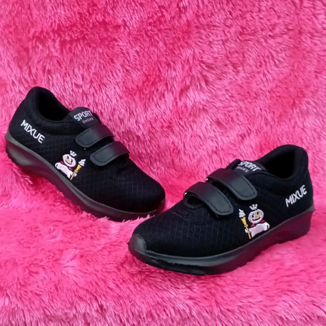 SEPATU ANAK SEKOLAH FULL HITAM MIXUE