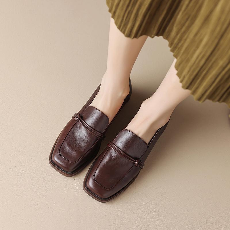 2025 Summer New Fashion Square Toe Shoes For Women Retro British Style Small Leather Shoes New Mid-Heel Single Shoes 1