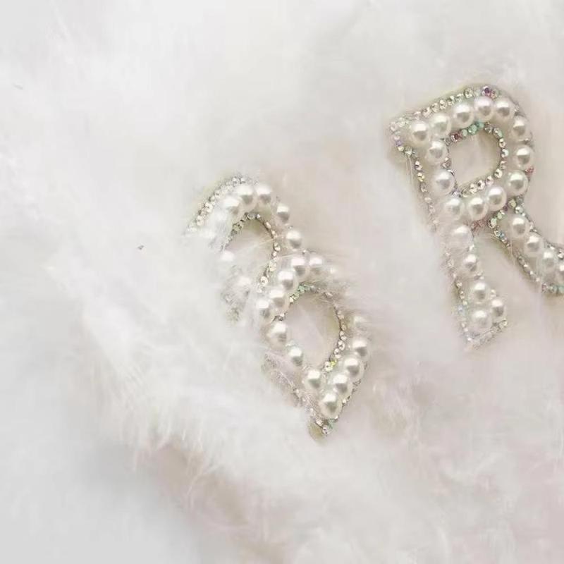 Product Introduction of Wedding Party Decoration, 1 Count Bride Feather Fan, Wedding Party Decoration Supplies, Party Gifts for Bride, Wedding Party Decoration Supplies, Masks 2