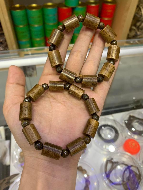 Vòng đeo tay gỗ trầm hương đốt trụ 0