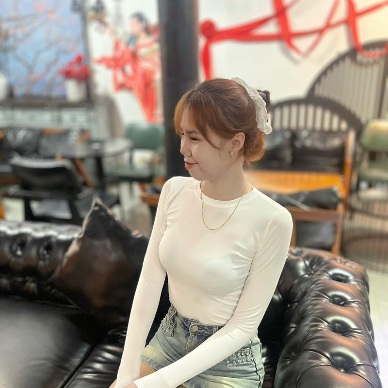 Combo 3 áo thun tay dài nữ cổ tròn dáng dài chất thun tăm lạnh quảng châu ,có 2:size ;số 1:phù hợp từ :38kg-48kg .số 2:phù hợp từ 48kg-58kg 2