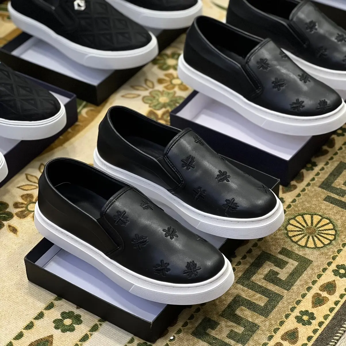 Giày lười thêu con ong dành cho nam trong giỏ Loafer Nhung