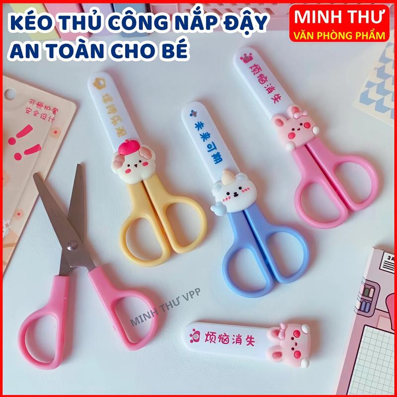 Kéo Cắt Giấy Có Nắp Đậy An Toàn Cho Bé, Kéo Thủ Công Nắp Đậy Gắn Charm Nhiều Mẫu Xinh Xắn