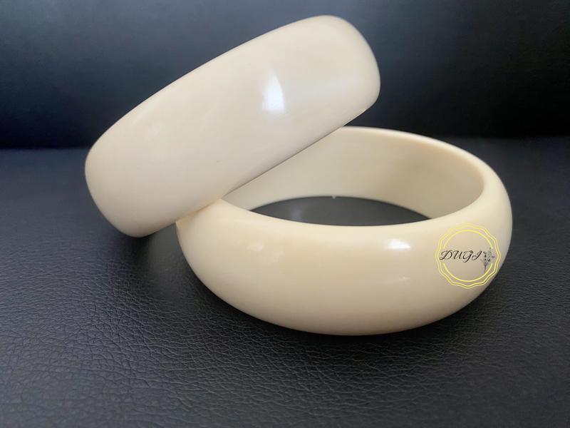 Vòng tay xương mỹ nghệ màu ngà, bản to 18 - 25mm  Dugi store 0