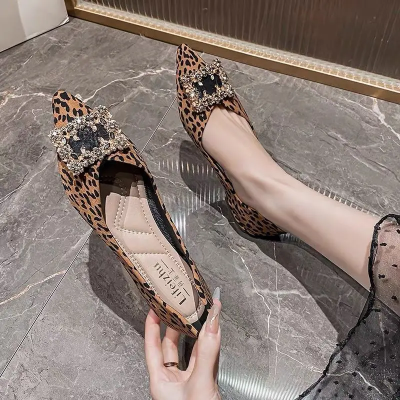 Kasut Tapak Rata, Gommino, Untuk Wanita, Cetakan Leopard, Kaki - TikTok ...